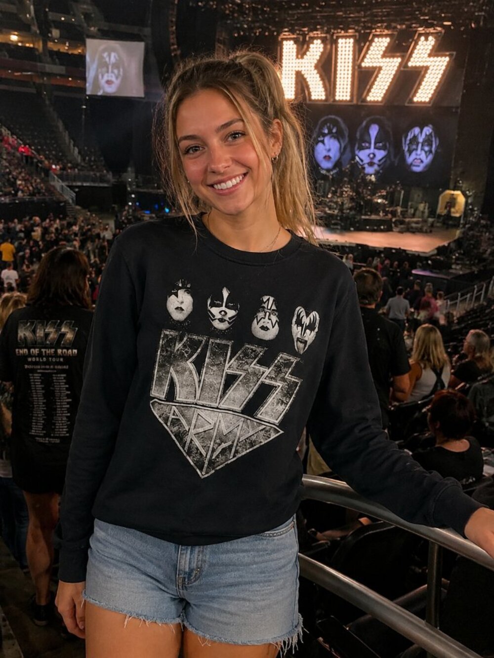 KISS BAND WOMENS SWEAT TOP (LARGE)